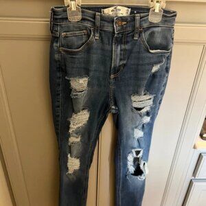 Womens Hollister destroyed skinny jeans size 1 short